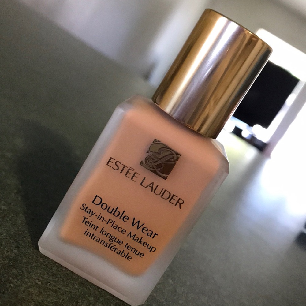 Double Wear Stay-In-Place Makeup